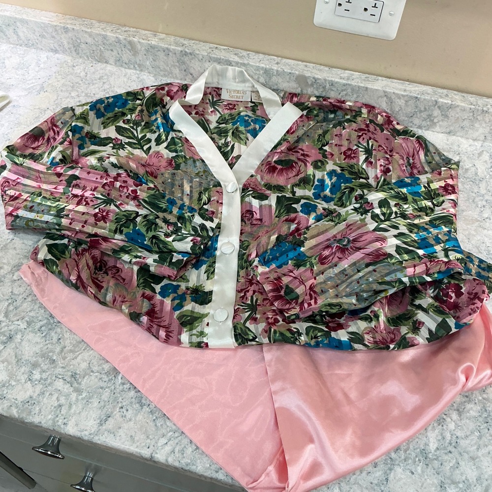 Victoria's Secret Mixed Pajama Set M/L Pink Floral Metallic Stripe VTG Gold Lbl